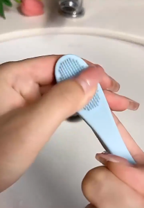 Trendy Store-K180 Black Head Stick Removal Sikat Pembersih Komedo Hidung Wajah / Sikat Silikon Jari