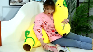 ตุ๊กตากล้วย รูปกล้วย หมอนตุ๊กตานูม ผลไม้น่ารัก สัมผัสนุ่ม เด้งกลับง่าย ของเล่นตุ๊กตา ของขวัญวันเกิด