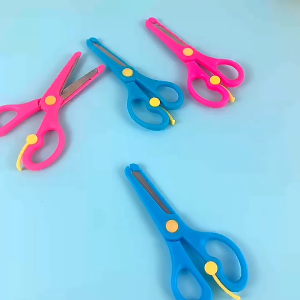 Kéo Cắt Thủ Công Kéo Cắt Giấy Lưỡi Nhựa Dễ Thương An Toàn Cho Học Sinh