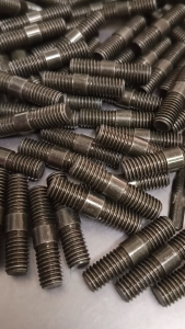 คอท่อไอเสีย น๊อตยึด รถมอเตอร์ไซค์ M8XM8 ยาว32มิล เกลียว1.25มิล ชุบกรีนอามี  เสาท่อ เสาคอท่อ เสาเสื้อ หลักสเตอร์  น็อตเสาท่อไอเสีย (เสา+หัวน็อต ต่อ1ชุด))