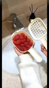 Fruit Drain Basket Compact Hand-held Drain Basket for Washing Draining Fruit Vegetables Reusable Kitchen Strainer with Handle