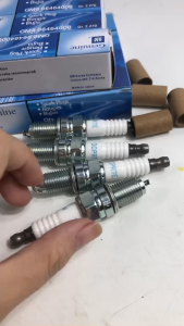 Bugi Đánh Lửa Xe Suzuki XL 7  Ertiga  Chevrolet Spark Aveo 1.2 Chân Dài Ren 12  (MÃ:96464000 )