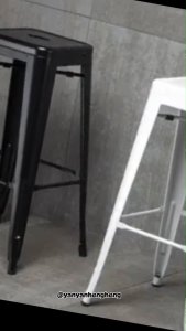 ชุดเก้าอี้บาร์โลหะสมัยใหม่ วางซ้อนกันได้  เก้าอี้สตูล เคาน์เตอร์ครัว บาร์ ร้านอาหาร สูง 24 นิ้ว สามารถใช้ตกแต่งได้ตามความชอบ