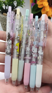 🌈⭐ปากกาเจล⭐🌈ด้ามใสลายการ์ตูน สุดฮิต ไส้สีน้ำเงิน 0.5📌คละลายตามแบบ ✔️พร้อมส่งในไทย เครื่องเขียน