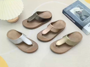 M-13 NEW TOPGRADE SLIDE SOFT RUBBER MATERIALS ELEGANT SLIDE OUTDOOR SLIIPER New style. Madam. Womens shoes. Breathe. Slippers. Sandals. A thick bottom. Non-slip. High quality. It wears well. Comfortable. The Korean version.