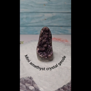 CrystaLuver PVH 39 Natural Amethyst Crystal Geode.