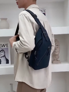 กระเป๋าคาดอก กระเป๋าสะพายไหล่ มีพอร์ต USB สําหรับผู้ชาย วัสดุกันน้ำ