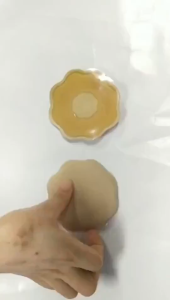 แผ่นแปะหัวนม ที่ปิดหัวนม ปิดจุกหัวนม ที่ปิดจุก แผ่นแปะจุก ที่ปิดจุกหัวนม ที่แปะหัวนม ปิดจุก แบบผ้า กาวแน่นเหนียวมาก ติดหนึบไม่มีหลุด1คู่