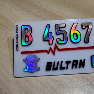 Plat Akrilik Putih Angka Hologram: Font Baru Untuk Motor