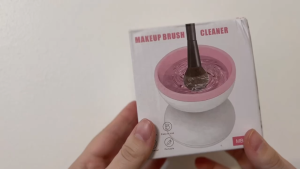 Pembersih Kuas Makeup Elektrik: Pembersih Kuas Dandan Berputar Otomatis Makeup Brush Cleaner