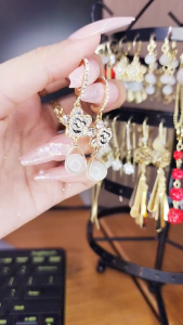 Bông tai hình hoa đi học đi làm - bông tai dài dự tiệc bong tai nữ kiểu sang chảnh SE769 khuyên tai nữ bông tai nữ ngầu đeo bông bông tai vàng dài nữ hoa tai nữ sang chảnh  BSTKD BSTKV - [NaLa Shop]