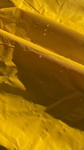 ผ้าคลุมรถยนต์ Toyota Altis 2008-2013 สินค้าใหม่ ราคาถูก ผ้าHI PVCสีเหลือง หนา ไม่ติดสีรถ ฟรีถุงเก็บผ้าPVC