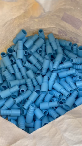 ข้อต่อตรงพีวีซี สวมท่อพีอี 20mm ซึ่งเป็นชั้น 13.5 ซึ่งมีรูปแบบ PVC และสีฟ้า พิจารณาสำหรับผู้ชายที่ต้องการขนาดใหญ่ๆ