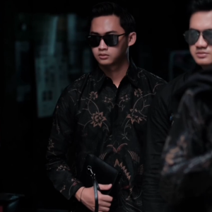 Kemeja Batik Kasual Hitam & Exclusive