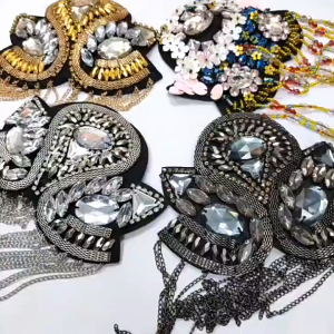 Aksesoris Bahu Kristal + Rumbai Epaulet Gaya Vintage Punk Aksesoris Pesta Wanita Rumbai Bahu