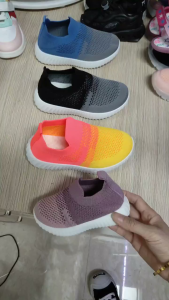 🔥 รองเท้าผ้าใบเด็ก/เด็กผู้ชาย รองเท้ากีฬา/องเท้ากีฬาผ้าตาข่าย รองเท้าลำลอง ดีไซน์สีตัดกัน แฟชั่นทันสมัย นุ่มสบาย ระบายอากาศได้ สไตล์ลำ