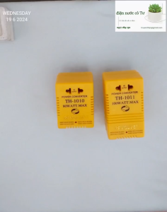 Ổ cắm chuyển điện cục chuyển điện 220v sang 110v 100w Revolve
