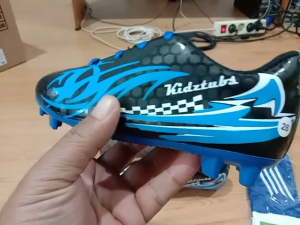 Sepatu Bola KIDZTUBS untuk Anak Usia Sekolah