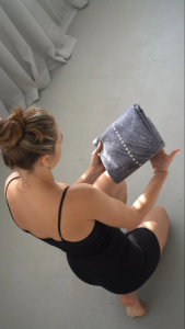Thảm Yoga du lịch chính hãng Yvonne Mandala Vintage (TẶNG KÈM 3 PHẦN QUÀ) dày 1.5mm gấp gọn có túi đựng dễ dàng mang theo tập ở mọi nơi chất liệu cao su bề mặt bám chống trơn trượt thấm hút mồ hôi giao hàng từ kho Hồ Chí Minh