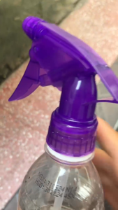 Vòi xịt tưới cây gắn chai nước ngọt