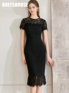 Đầm dáng ôm body cổ tròn tay ngắn màu đen phối ren công sở sang trọng