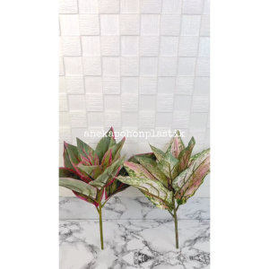 Daun Imitasi Daun Artificial Aglonema Lipstick Variasi Warna Hijau & Pink Latex Dekorasi Taman Dekorasi Ruang Tamu Aesthetic