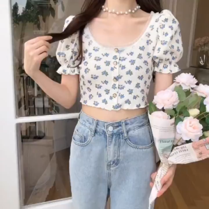 เสื้อครอปสไตล์เกาหลีทรงมินิมอล เสื้อครอปแขนพัฟพิมพ์ลาย เสื้อสีล้วนแต่งขอบระบายสวยมาก