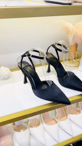 Giày bít wang HALEY STORE cao gót 9cm bít mũi nhọn da lụa khóa cài đính chữ gót nhọn tiểu thư công chúa đi tiệc đi chơi