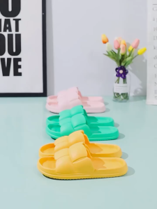 Soft Sole Cloud Slippers Summer Women Sandals Men Summer Non Slip Thick Platform Bathroom Slippers Female Eva Slides flip flops