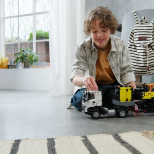 LEGO Technic 42175 Volvo FMX Truck & EC230 Electric Excavator (2274 Pieces) Mainan Susun (10 Tahun+)