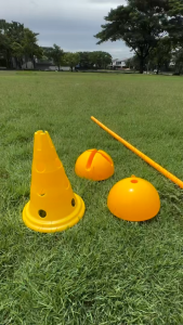 OML KJ5 เสาฝึกซ้อม ยาว 1 ม. / 1.5 ม. ด้วยเสาเสาสลาลม เป็นเสาฝึกซ้อมฟุตบอลก็ได้ ใช้คู่กับฐานฝึกซ้อมเพื่อซ้อมความคล่องตัว