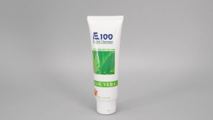 Sữa rửa mặt E100 Nha Đam 100g giúp da mịn màng trắng sáng