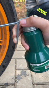 ISKU Oli Can High Pressure Botol Pompa Oli Metal tidak mudah bocor/Semprotan oli minyak 350ml