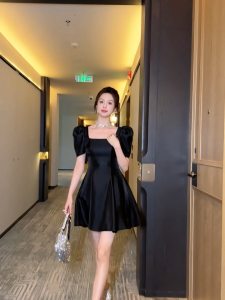 ZYHT EraVogue Váy nữ Váy đen Váy cổ vuông Váy cổ chữ A Váy công sở Váy Hiso Váy cổ điển Váy công sở Váy dự tiệc Váy dạ hội 40503