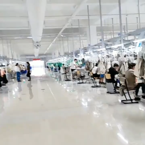 Đầm hai dây cổ chữ V gợi cảm thuần khiết treo ruffle váy ngắn xếp ly ôm sát mông