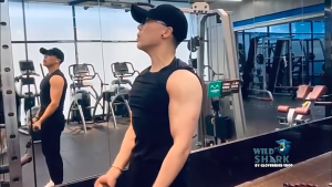 เสื้อรัดกล้ามเนื้อ แขนกุด Pro Combat Running Shirt บรรจุภัณฑ์ชุดเสื้อที่มีการออกกำลังกาย เสื้อวิ่ง และฟิตเนส 100% เสื้อออกกำลังกาย ราคาที่เหมาะสม