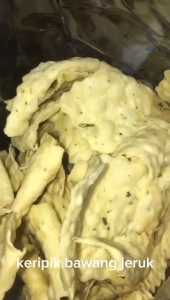 KERIPIK PANGSIT BAWANG JERUK 190GR DAN 500GR CRISPY