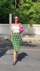 Sue.loveseveryday กระโปรงฟรี ไซส์ลายขนมต้ม Kanom Tom Wrap Skirt - สีของ หรือ เล็ก เป็น 240 กรัม