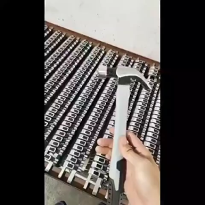 High Carbon Steel Claw Hammer Professional With Magnetic Attraction One-Piece 40cm length Hand Hammer Double V Magnetic Claw Hammer