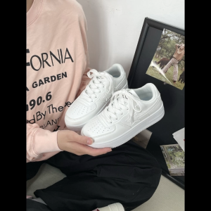 MISTERY รองเท้ากีฬาลำลอง นุ่ม ระบายอากาศได้ดี รุ่น สีขาว (MIS-3103)