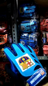 Sarung Tangan Kiper All Size Untuk Usia 6 Sampai 12 Tahun / Dengan Design Club Luar dan Lokal