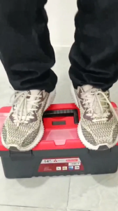 Mitushi 20"inch Plastic Tool Box Organizer with Tray Organizer Storage Box Metal Buckle Latches Plastic Organizer