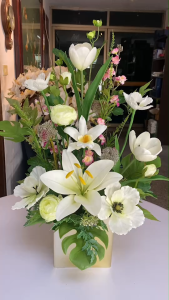 แจกันดอกไม้ประดิษฐ์ ดอกไม้ปลอมพร้อมแจกัน ดอกไม้ตกแต่งบ้าน