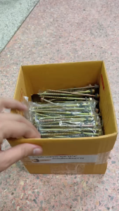 สกรูปลายสว่าน หัวเหลี่ยม ชุบรุ้ง HSD #เบอร์14 (ยกกล่อง // แพ็ค 100 ตัว)