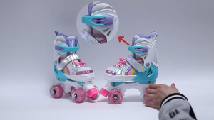 รองเท้าสเก็ตล้อสองแถว ล้อแฟลช รองเท้าโรลเลอร์สเก็ตเด็กชายและหญิง โรลเลอร์สเก็ตน่ารัก รองเท้าผ้าใบ ฟรี อุปกรณ์ป้องกัน 7 ชิ้น