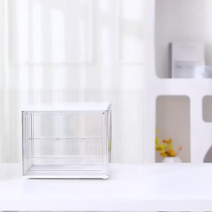 BREEZEa กล่องเก็บโมเดลของใช้ในบ้านกาวแผ่นกาวติดฐานโมเดล กันหล่น กันฝุ่นได้ กล่องโปร่งใสสามารถถอดออก