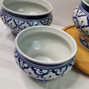 กระโถนลายสัปปะรด กระโถนลายไทย กระโถนลายคราม เคลือบเงาอย่างดี 5นิ้ว 6นิ้ว 7นิ้ว กระโถนเซรามิคลายสัปปะรด