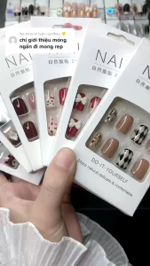 Set 24 Móng Tay Giả 2024 Có Keo Dán Acrylic Toàn Diện Phong Cách Hàn Quốc