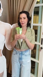 1 แถม 1 Double Mixed Chloro Fiber ดับเบิ้ลมิกซ์ คลอโรไฟเบอร์ ไฟเบอร์ธัญญ่า ถ่ายนุ่ม พุงยุบ 1 ถุง มี 10 ซอง