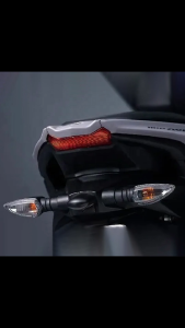 ไฟเลี้ยว ไฟเลี้ยวเดิม ไฟเลี้ยวแต่ง ใส่ได้กับรถทุกรุ่น กระจายความร้อนได้อย่างรวดเร็ว ประหยัดพลังงานและทนทาน แข็งแรง ทนทาน ไฟส่องสว่าง ไม่มัวครับ ติดตั้งง่าย  1 คู่